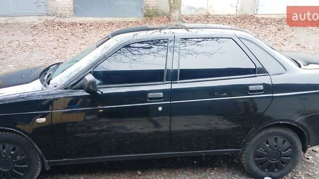 Черный ВАЗ 2170 Priora, объемом двигателя 1.6 л и пробегом 121 тыс. км за 3000 $, фото 4 на Automoto.ua