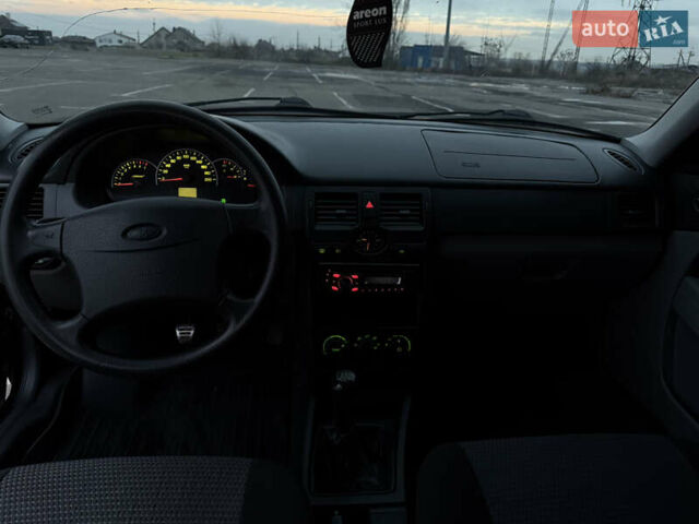 Черный ВАЗ 2170 Priora, объемом двигателя 1.6 л и пробегом 190 тыс. км за 3100 $, фото 12 на Automoto.ua