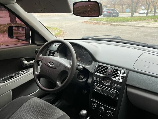 Черный ВАЗ 2170 Priora, объемом двигателя 1.6 л и пробегом 195 тыс. км за 3000 $, фото 4 на Automoto.ua