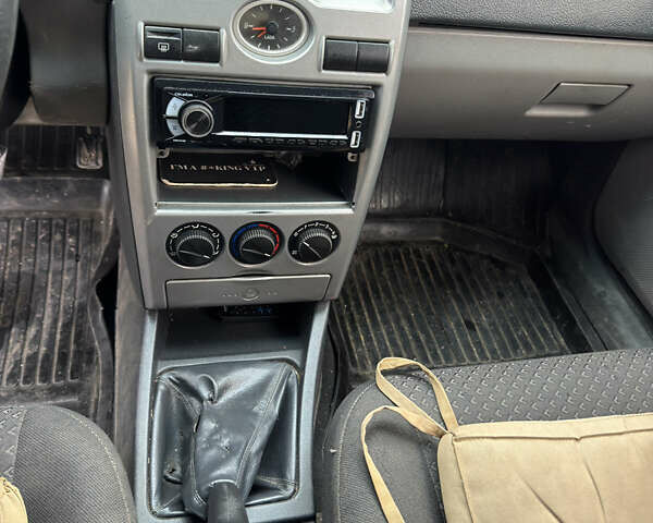 Чорний ВАЗ 2170 Priora, об'ємом двигуна 1.6 л та пробігом 165 тис. км за 1650 $, фото 8 на Automoto.ua