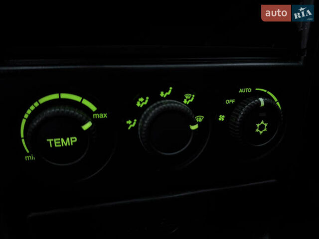 Черный ВАЗ 2170 Priora, объемом двигателя 1.6 л и пробегом 190 тыс. км за 3100 $, фото 17 на Automoto.ua