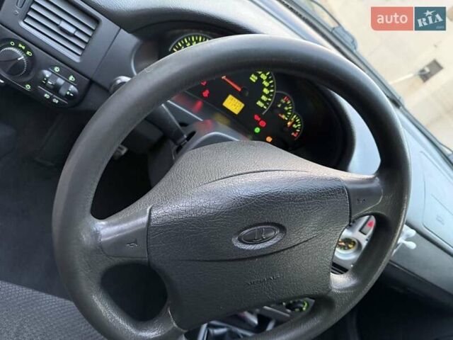 Черный ВАЗ 2170 Priora, объемом двигателя 1.6 л и пробегом 165 тыс. км за 4300 $, фото 10 на Automoto.ua
