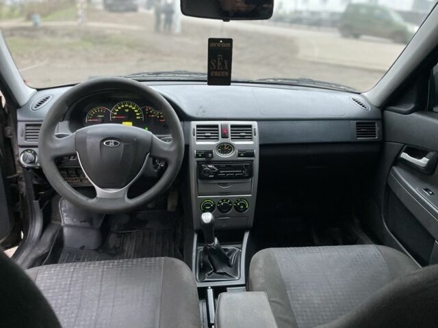 Коричневый ВАЗ 2170 Priora, объемом двигателя 1.6 л и пробегом 210 тыс. км за 2100 $, фото 7 на Automoto.ua