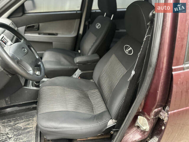 Коричневый ВАЗ 2170 Priora, объемом двигателя 0 л и пробегом 180 тыс. км за 900 $, фото 6 на Automoto.ua