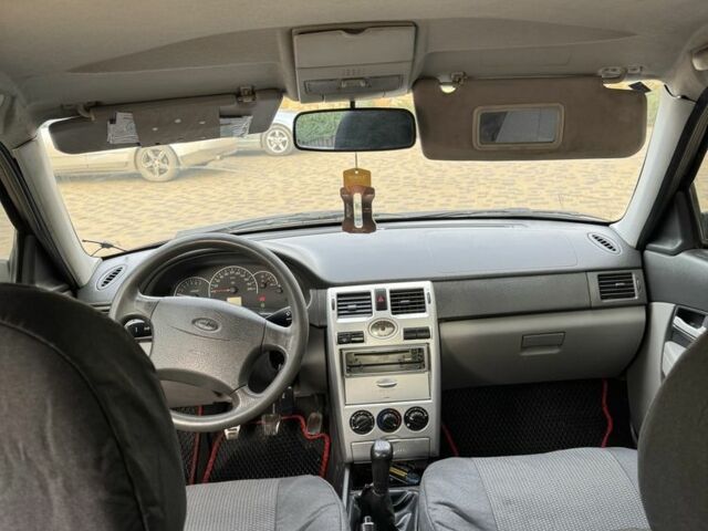 Червоний ВАЗ 2170 Priora, об'ємом двигуна 1.6 л та пробігом 203 тис. км за 2150 $, фото 14 на Automoto.ua