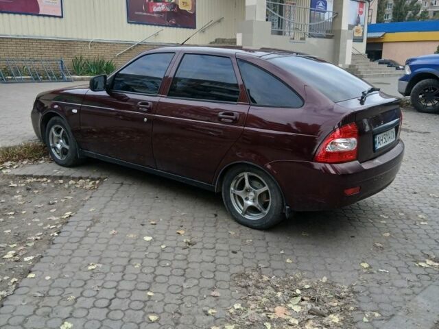 Красный ВАЗ 2170 Priora, объемом двигателя 1.6 л и пробегом 158 тыс. км за 3300 $, фото 1 на Automoto.ua