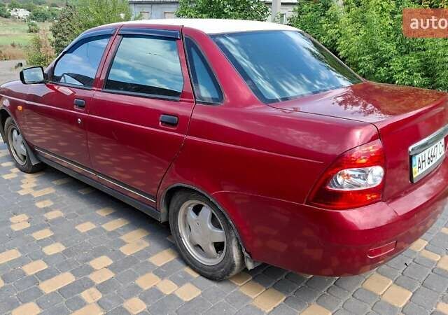 Красный ВАЗ 2170 Priora, объемом двигателя 1.6 л и пробегом 168 тыс. км за 2400 $, фото 2 на Automoto.ua