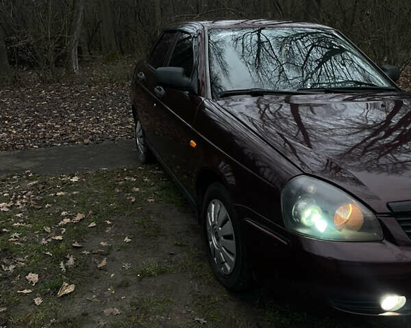 Красный ВАЗ 2170 Priora, объемом двигателя 1.6 л и пробегом 237 тыс. км за 2600 $, фото 1 на Automoto.ua