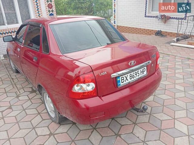 Красный ВАЗ 2170 Priora, объемом двигателя 1.6 л и пробегом 240 тыс. км за 2200 $, фото 1 на Automoto.ua