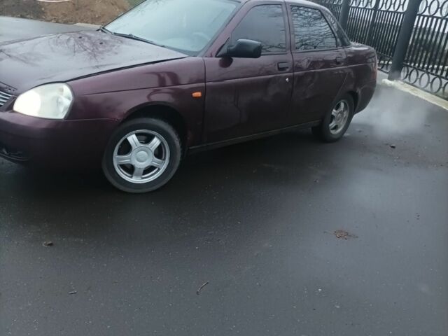 Красный ВАЗ 2170 Priora, объемом двигателя 1.6 л и пробегом 204 тыс. км за 1750 $, фото 1 на Automoto.ua