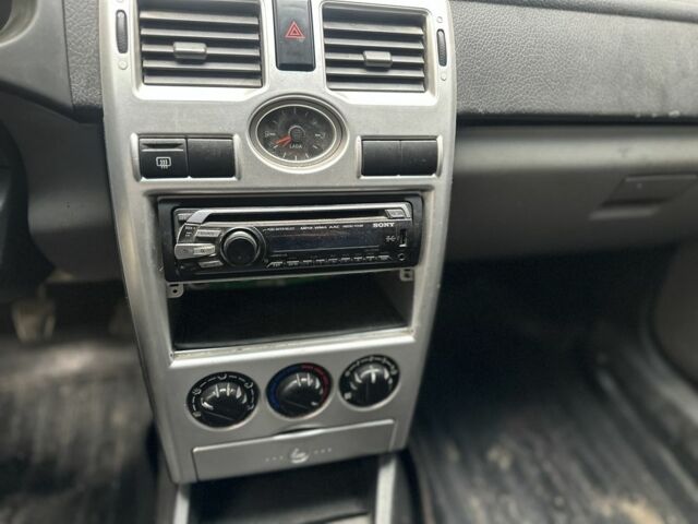 Красный ВАЗ 2170 Priora, объемом двигателя 1.6 л и пробегом 178 тыс. км за 1200 $, фото 6 на Automoto.ua