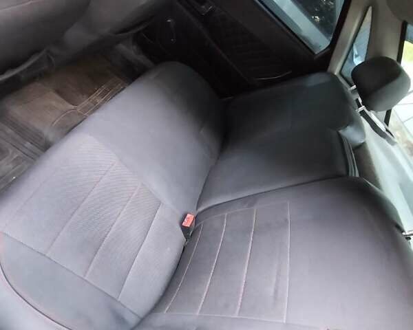 Красный ВАЗ 2170 Priora, объемом двигателя 1.6 л и пробегом 320 тыс. км за 2500 $, фото 5 на Automoto.ua