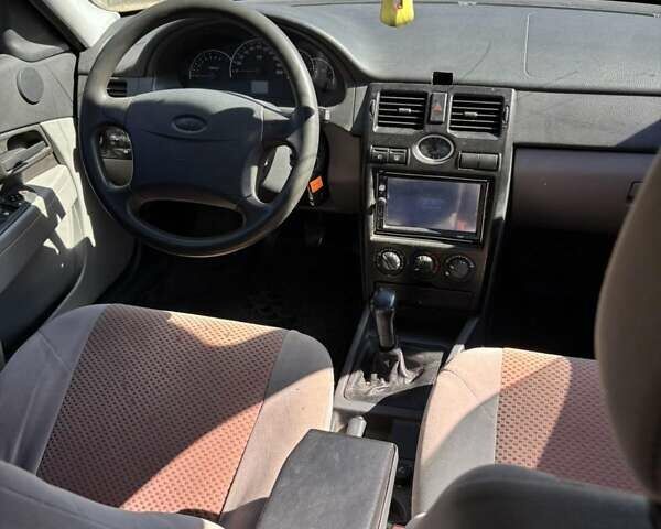 Красный ВАЗ 2170 Priora, объемом двигателя 1.6 л и пробегом 146 тыс. км за 1850 $, фото 10 на Automoto.ua