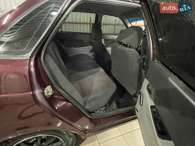 Красный ВАЗ 2170 Priora, объемом двигателя 1.6 л и пробегом 202 тыс. км за 1555 $, фото 7 на Automoto.ua