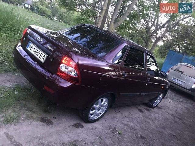 Красный ВАЗ 2170 Priora, объемом двигателя 1.6 л и пробегом 221 тыс. км за 2500 $, фото 5 на Automoto.ua