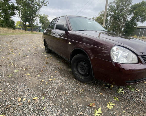 Красный ВАЗ 2170 Priora, объемом двигателя 1.6 л и пробегом 185 тыс. км за 2050 $, фото 3 на Automoto.ua