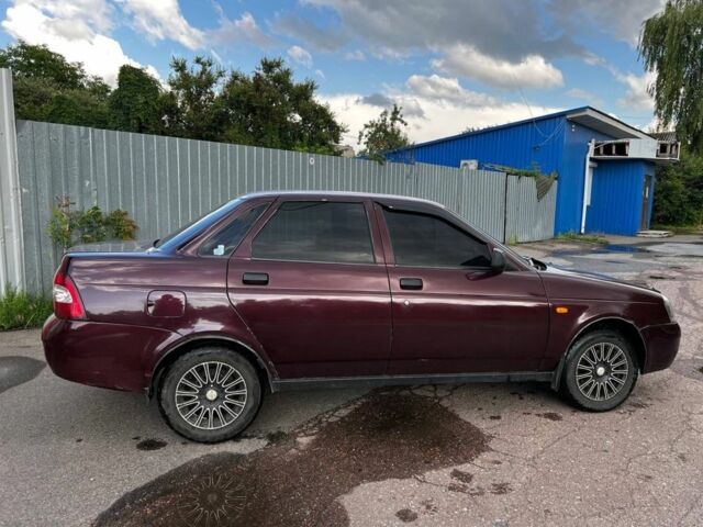 Красный ВАЗ 2170 Priora, объемом двигателя 1.6 л и пробегом 230 тыс. км за 2000 $, фото 3 на Automoto.ua