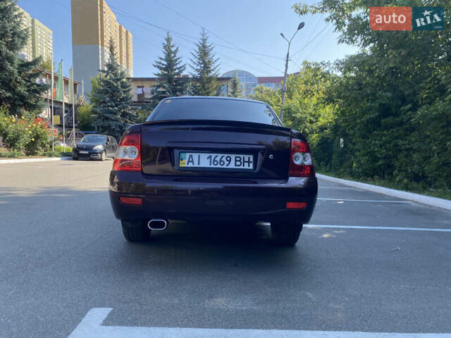 Красный ВАЗ 2170 Priora, объемом двигателя 1.6 л и пробегом 331 тыс. км за 4000 $, фото 6 на Automoto.ua