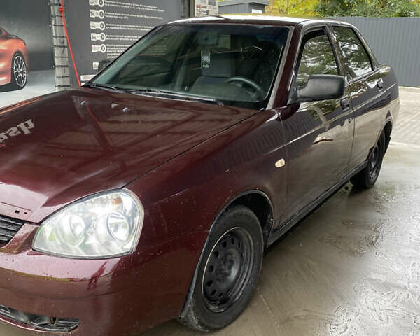Красный ВАЗ 2170 Priora, объемом двигателя 1.6 л и пробегом 185 тыс. км за 2050 $, фото 9 на Automoto.ua