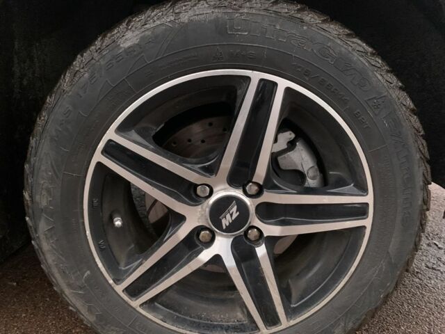 Красный ВАЗ 2170 Priora, объемом двигателя 1.6 л и пробегом 135 тыс. км за 3000 $, фото 8 на Automoto.ua