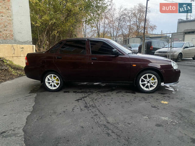 Красный ВАЗ 2170 Priora, объемом двигателя 1.6 л и пробегом 190 тыс. км за 3000 $, фото 4 на Automoto.ua