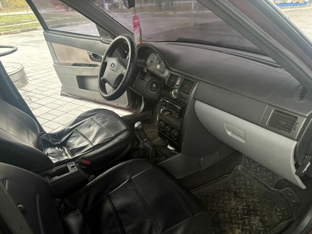 Червоний ВАЗ 2170 Priora, об'ємом двигуна 1.6 л та пробігом 202 тис. км за 2499 $, фото 8 на Automoto.ua