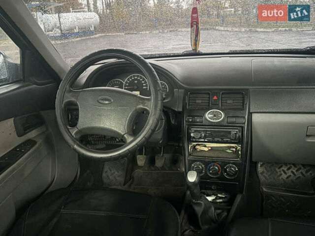 ВАЗ 2170 Priora 2008 в Кривом Роге на Automoto.ua Красный ВАЗ 2170 Priora, объемом двигателя 1.6 л и пробегом 202 тыс. км за 2499 $, фото 9 на Automoto.ua