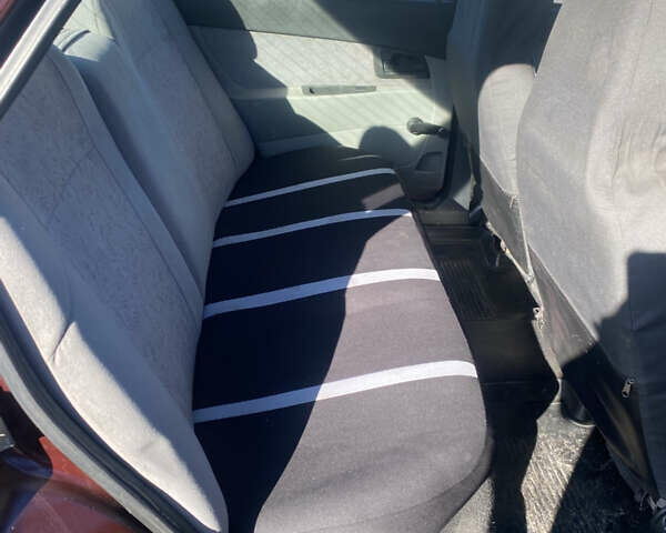 Красный ВАЗ 2170 Priora, объемом двигателя 1.6 л и пробегом 200 тыс. км за 2300 $, фото 8 на Automoto.ua