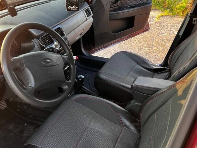 Красный ВАЗ 2170 Priora, объемом двигателя 1.6 л и пробегом 306 тыс. км за 2700 $, фото 4 на Automoto.ua