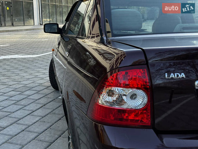 Червоний ВАЗ 2170 Priora, об'ємом двигуна 1.6 л та пробігом 200 тис. км за 2650 $, фото 14 на Automoto.ua