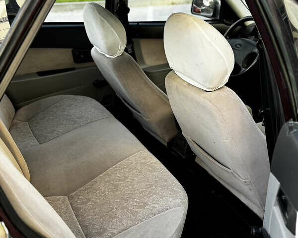 Червоний ВАЗ 2170 Priora, об'ємом двигуна 1.6 л та пробігом 200 тис. км за 2650 $, фото 23 на Automoto.ua