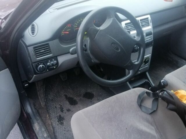 Красный ВАЗ 2170 Priora, объемом двигателя 1.6 л и пробегом 204 тыс. км за 1750 $, фото 6 на Automoto.ua