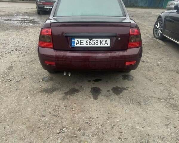 Красный ВАЗ 2170 Priora, объемом двигателя 1.6 л и пробегом 197 тыс. км за 3150 $, фото 2 на Automoto.ua