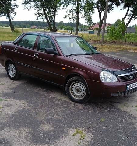 Красный ВАЗ 2170 Priora, объемом двигателя 1.6 л и пробегом 238 тыс. км за 1430 $, фото 1 на Automoto.ua