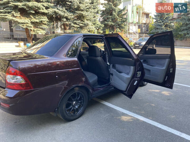 Красный ВАЗ 2170 Priora, объемом двигателя 1.6 л и пробегом 331 тыс. км за 4000 $, фото 21 на Automoto.ua