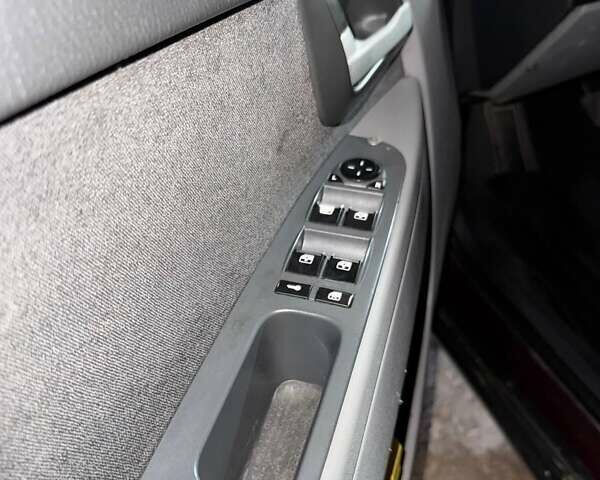 Червоний ВАЗ 2170 Priora, об'ємом двигуна 1.6 л та пробігом 250 тис. км за 3200 $, фото 8 на Automoto.ua