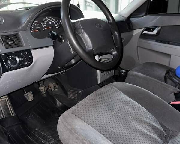 Червоний ВАЗ 2170 Priora, об'ємом двигуна 1.6 л та пробігом 250 тис. км за 3200 $, фото 9 на Automoto.ua