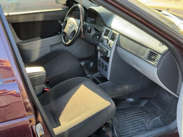 Червоний ВАЗ 2170 Priora, об'ємом двигуна 1.6 л та пробігом 160 тис. км за 1700 $, фото 8 на Automoto.ua