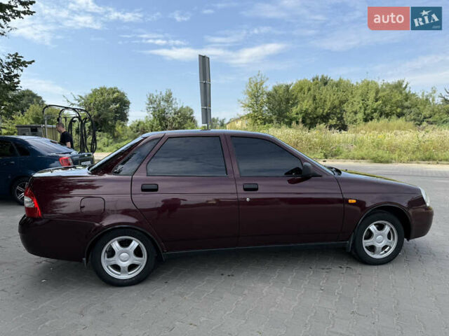 Красный ВАЗ 2170 Priora, объемом двигателя 1.6 л и пробегом 95 тыс. км за 3499 $, фото 5 на Automoto.ua