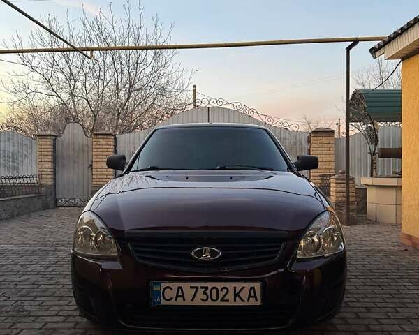 Красный ВАЗ 2170 Priora, объемом двигателя 1.6 л и пробегом 110 тыс. км за 2600 $, фото 2 на Automoto.ua