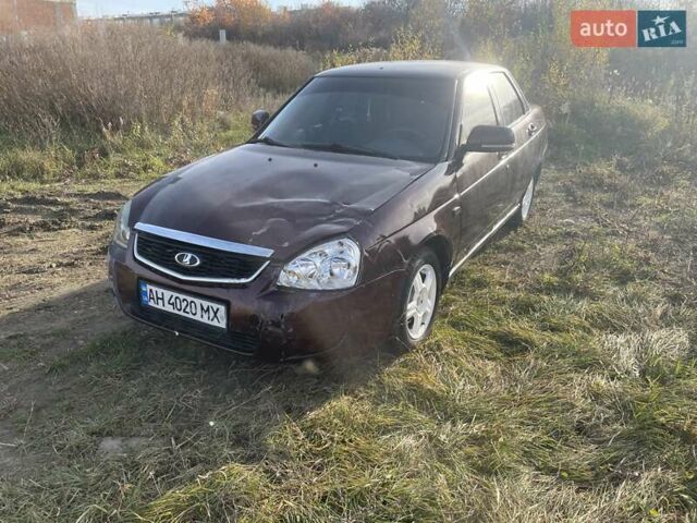 Червоний ВАЗ 2170 Priora, об'ємом двигуна 1.6 л та пробігом 215 тис. км за 1400 $, фото 1 на Automoto.ua