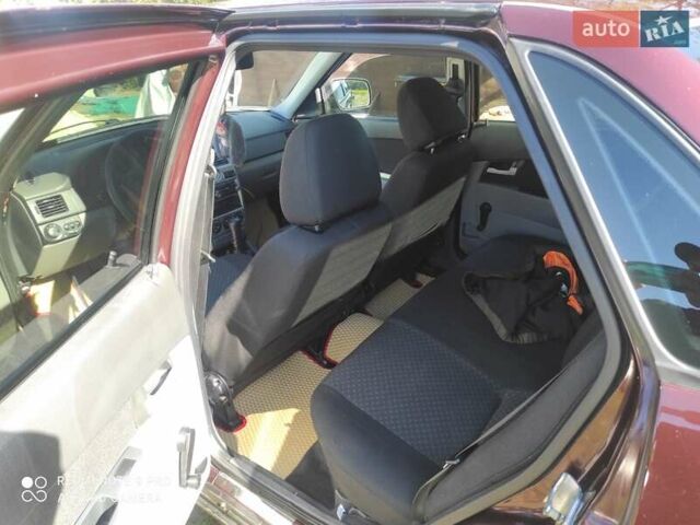Красный ВАЗ 2170 Priora, объемом двигателя 1.6 л и пробегом 104 тыс. км за 3300 $, фото 10 на Automoto.ua