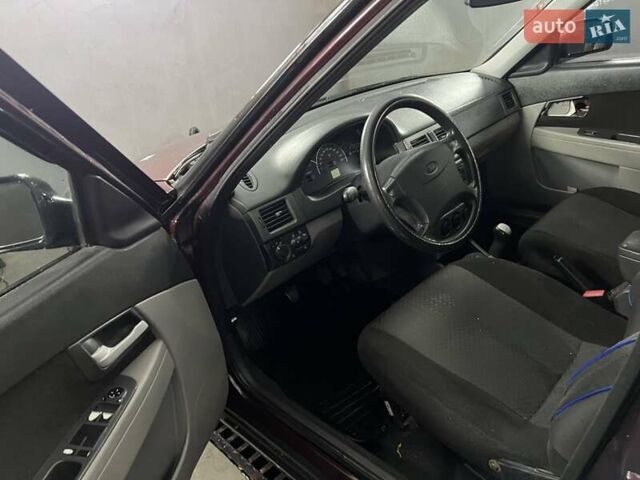 Красный ВАЗ 2170 Priora, объемом двигателя 1.6 л и пробегом 270 тыс. км за 1999 $, фото 5 на Automoto.ua