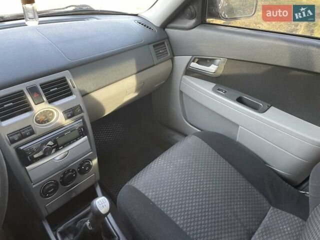 Червоний ВАЗ 2170 Priora, об'ємом двигуна 1.6 л та пробігом 215 тис. км за 1400 $, фото 11 на Automoto.ua