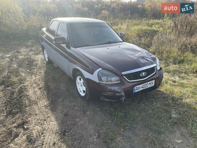 Червоний ВАЗ 2170 Priora, об'ємом двигуна 1.6 л та пробігом 215 тис. км за 1400 $, фото 2 на Automoto.ua