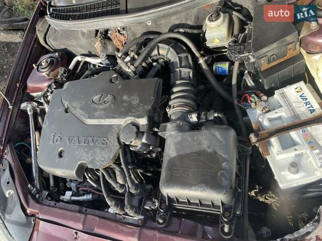 Червоний ВАЗ 2170 Priora, об'ємом двигуна 1.6 л та пробігом 215 тис. км за 1400 $, фото 5 на Automoto.ua