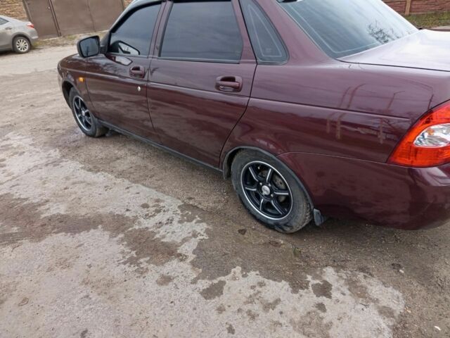 Красный ВАЗ 2170 Priora, объемом двигателя 1.6 л и пробегом 160 тыс. км за 4200 $, фото 4 на Automoto.ua