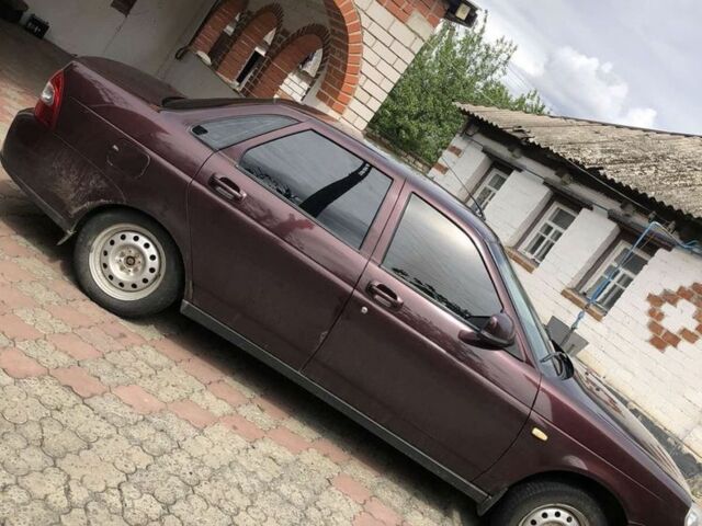 Красный ВАЗ 2170 Priora, объемом двигателя 1.6 л и пробегом 300 тыс. км за 3000 $, фото 4 на Automoto.ua