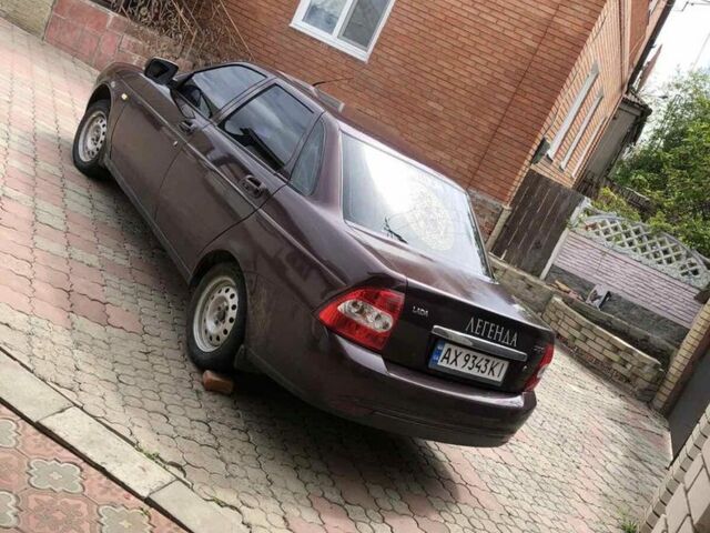 Красный ВАЗ 2170 Priora, объемом двигателя 1.6 л и пробегом 300 тыс. км за 3000 $, фото 3 на Automoto.ua