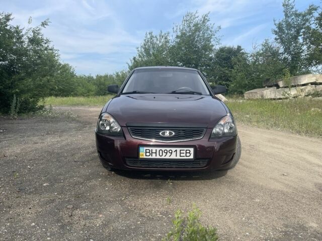 Красный ВАЗ 2170 Priora, объемом двигателя 1.6 л и пробегом 350 тыс. км за 2750 $, фото 2 на Automoto.ua